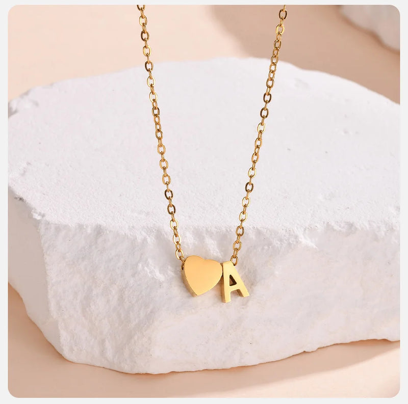 Vnox Heart Initial Necklaces for Women Girls. Tiny Heart Pendant, A-Z Letters Charm Collar, Love Heart Name Necklaces Gift